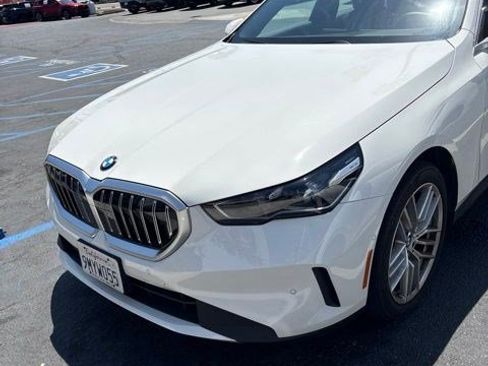 Used 2024 BMW 530i w/ Convenience Package RWD image 5