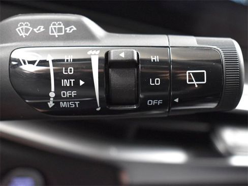 Certified 2025 Kia Sorento EX image 22