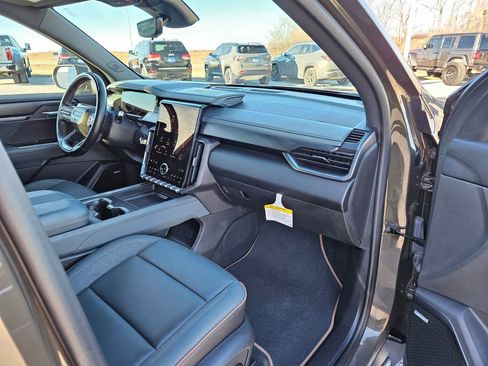 Used 2024 GMC Acadia AT4 w/ Super Cruise Package image 36