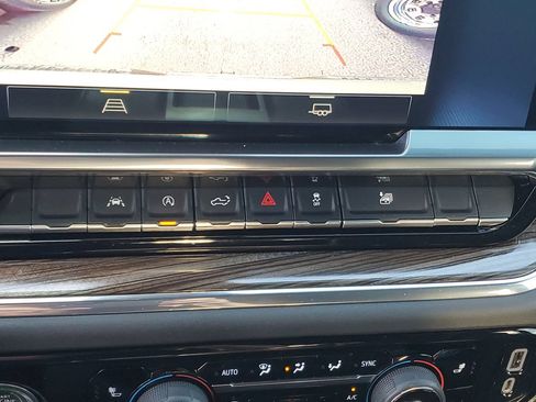 Used 2023 Chevrolet Silverado 1500 LT RWD image 23