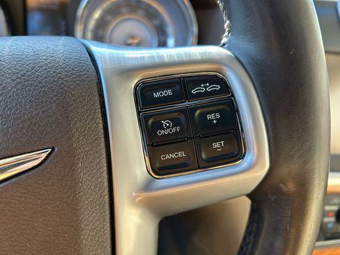 Used 2013 Chrysler 300 C w/ Beats Audio Group image 20