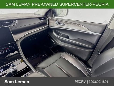 Used 2023 Jeep Grand Cherokee L Limited image 24