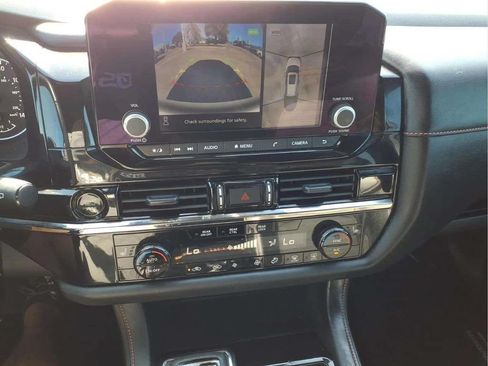 Used 2025 Nissan Pathfinder Rock Creek AWD/4WD image 16