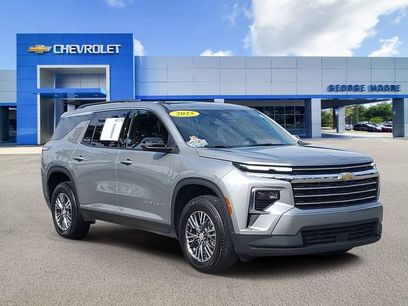 Certified 2025 Chevrolet Traverse LT