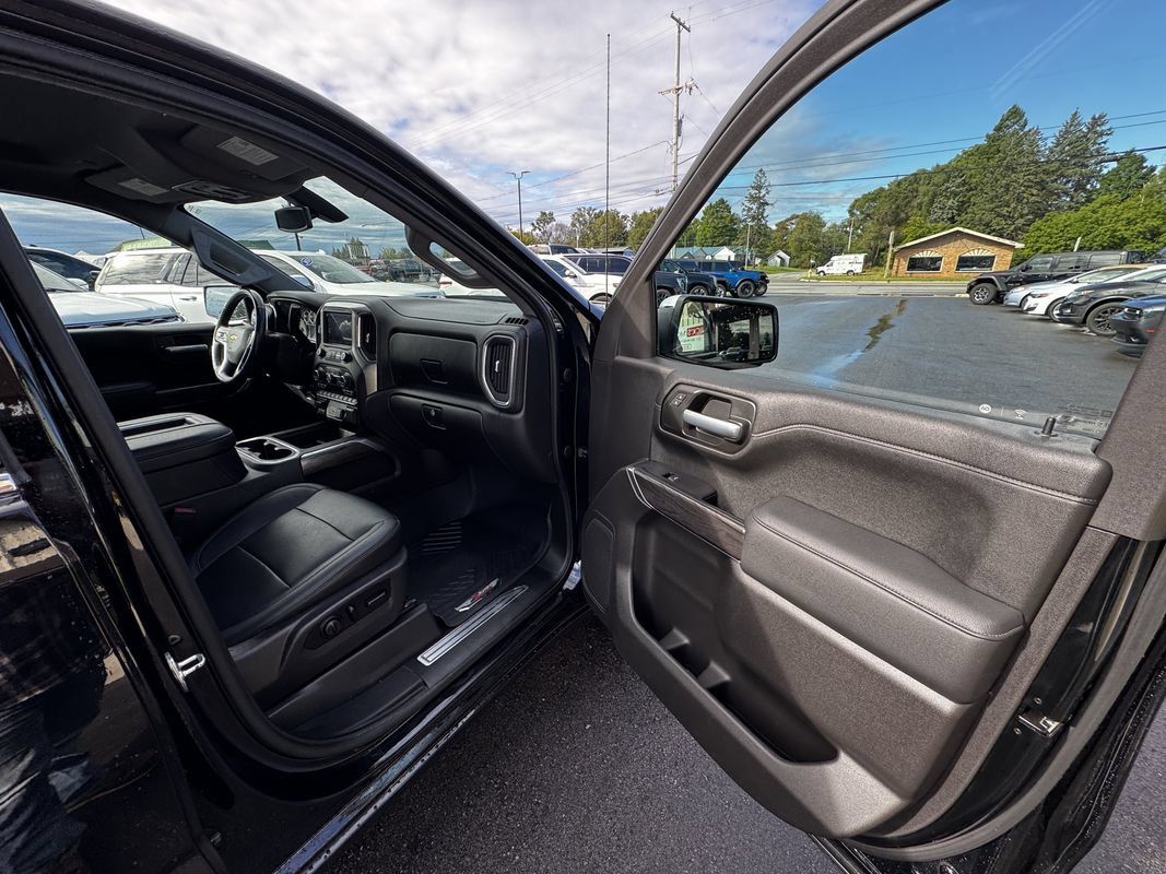 Used 2021 Chevrolet Silverado 1500 LTZ AWD/4WD image 26