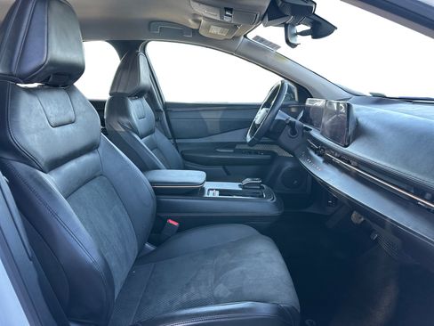 Used 2023 Nissan Ariya FWD image 15