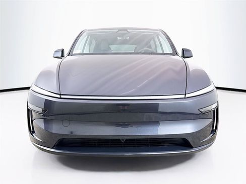 Used 2026 Tesla Model Y 2WD image 27