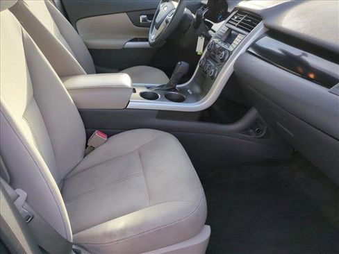 Used 2013 Ford Edge SE image 20