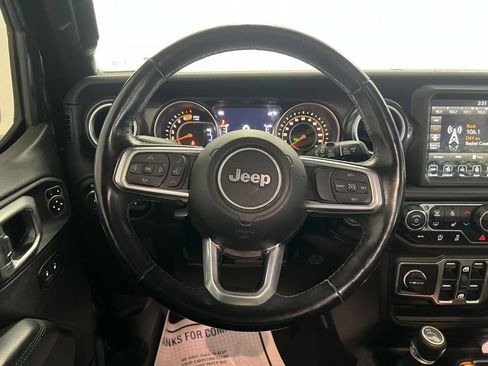 Used 2020 Jeep Wrangler Unlimited Sahara image 13