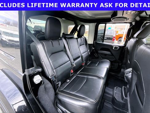 Used 2021 Jeep Wrangler Unlimited Sahara w/ Cold Weather Group AWD/4WD image 20