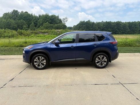 Used 2023 Nissan Rogue SV AWD/4WD image 6