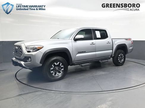 Used 2023 Toyota Tacoma TRD Off-Road w/ Black Out Package (TMS) AWD/4WD image 11