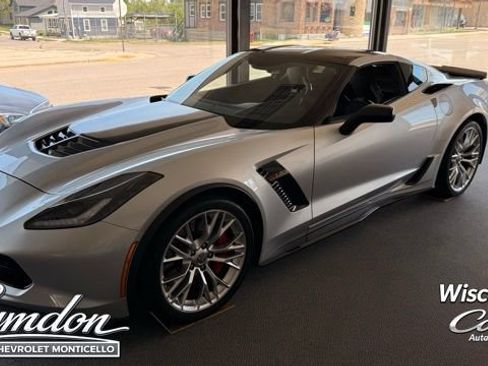 Used 2016 Chevrolet Corvette Z06 w/ 3LZ Preferred Equipment Group RWD image 1