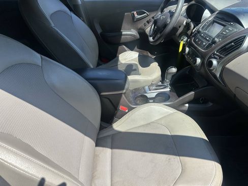 Used 2015 Hyundai Tucson GLS w/ Option Group 02 AWD/4WD image 2