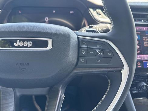 Certified 2023 Jeep Grand Cherokee L Limited RWD image 27