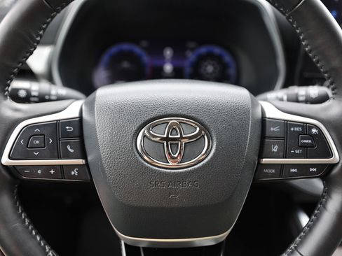Used 2023 Toyota Highlander Platinum AWD/4WD image 41