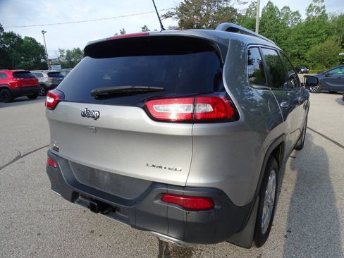Used 2015 Jeep Cherokee 4WD Limited w/ Luxury Group w/ Luxury Group image 12