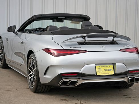 Used 2022 Mercedes-Benz SL 55 AMG 4MATIC w/ Driver Assistance Package image 54