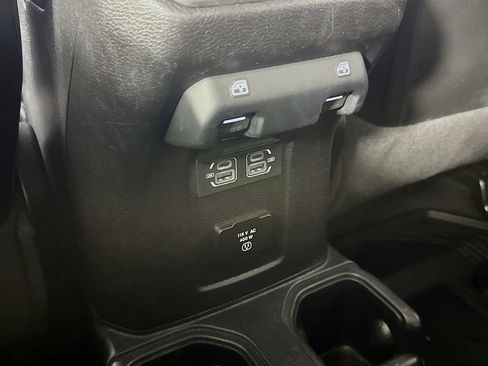 Used 2021 Jeep Gladiator Overland w/ Popular Equipment Package AWD/4WD image 32