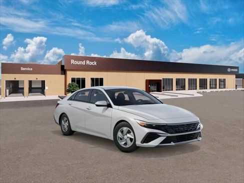 New 2026 Hyundai Elantra SE FWD image 2