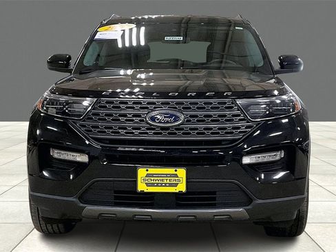 Certified 2022 Ford Explorer XLT w/ Equipment Group 202A image 3