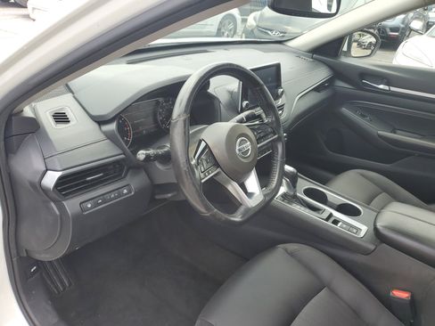 Used 2019 Nissan Altima 2.5 SV FWD image 21