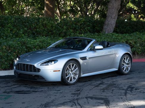 Used 2015 Aston Martin V8 Vantage GT image 3