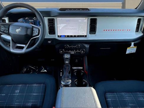 New 2026 Ford Bronco Heritage Edition image 5