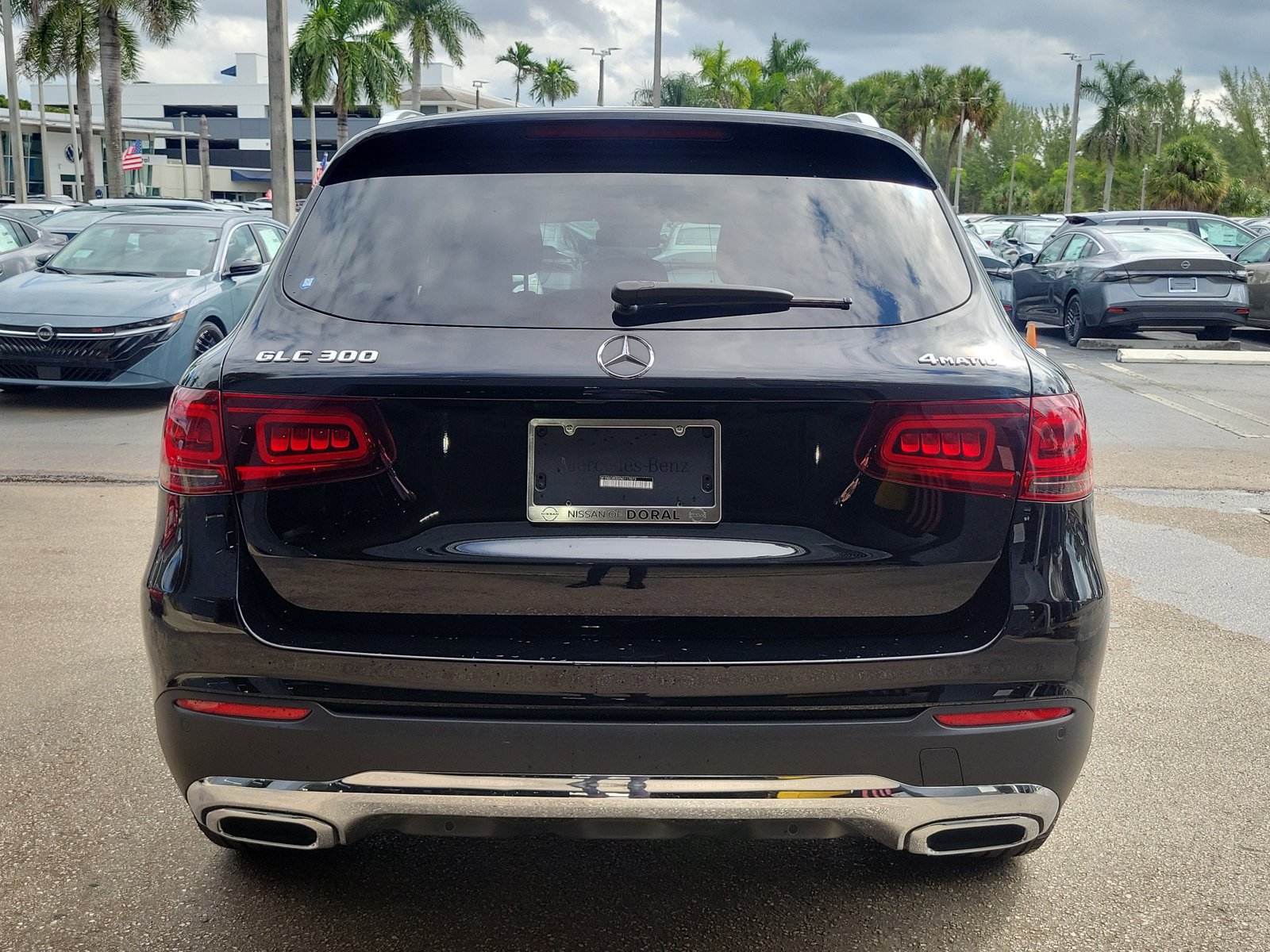 Used 2022 Mercedes-Benz GLC 300 4MATIC w/ Premium Package Lite image 5