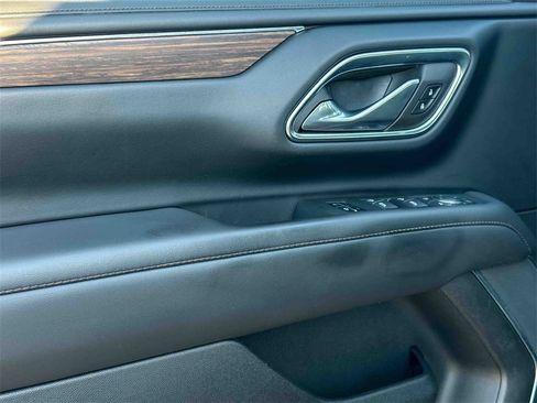 Used 2023 Chevrolet Tahoe High Country image 16