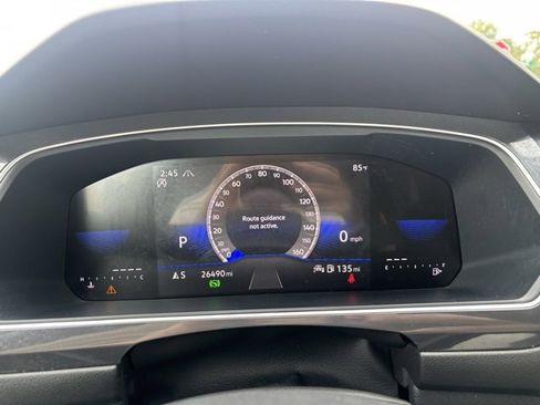 Used 2024 Volkswagen Tiguan SE image 12