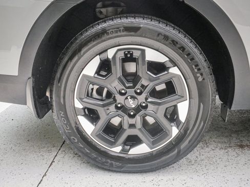 Used 2025 Kia Sorento S FWD image 13