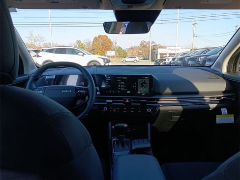 New 2026 Kia Sportage LX image 10
