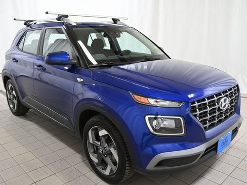 Used 2022 Hyundai Venue SEL image 14