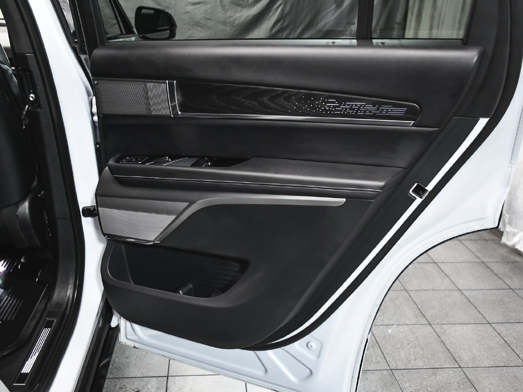 Used 2026 Cadillac Vistiq Platinum w/ LPO, Floor Liner Package AWD/4WD image 14