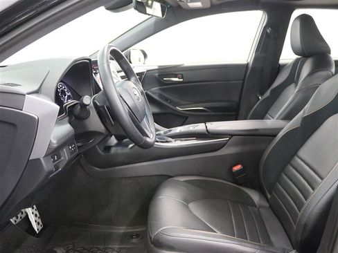 Used 2021 Toyota Avalon XSE image 11