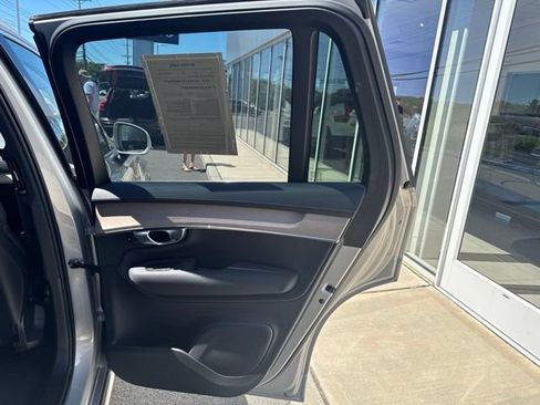 Certified 2025 Volvo XC90 B6 Plus AWD/4WD image 12