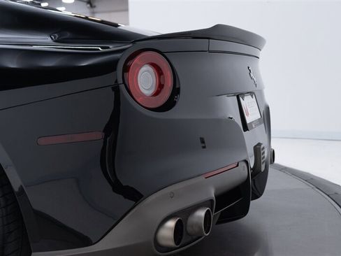 Used 2014 Ferrari F12 Berlinetta RWD image 27