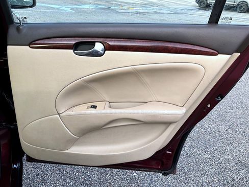 Used 2007 Buick Lucerne CXL FWD image 18