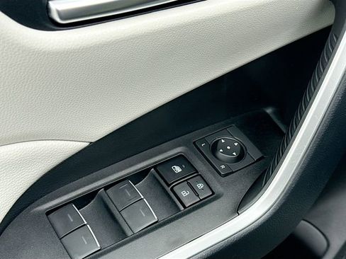 Used 2025 Toyota RAV4 XLE image 18