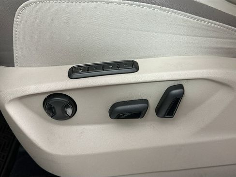 Used 2021 Volkswagen Atlas SEL Premium w/ MDO Package (Bench Seat) image 19