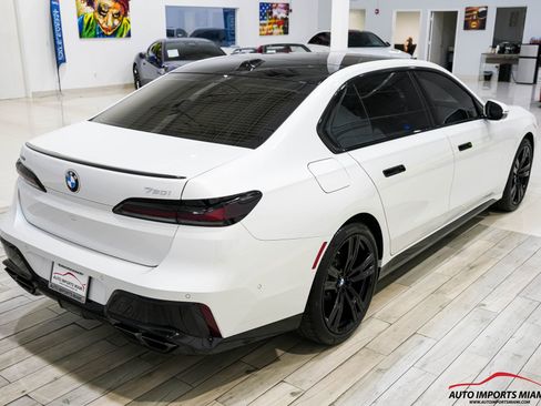 Used 2023 BMW 760i xDrive image 22