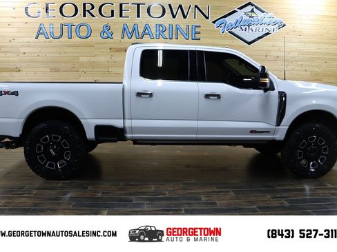 Used 2024 Ford F250 Platinum image 1