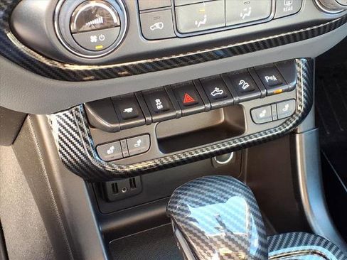 Used 2022 Chevrolet Colorado Z71 image 38