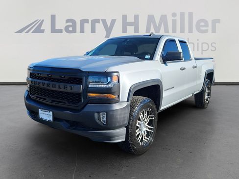 Used 2017 Chevrolet Silverado 1500 Custom w/ Custom Convenience Package image 1