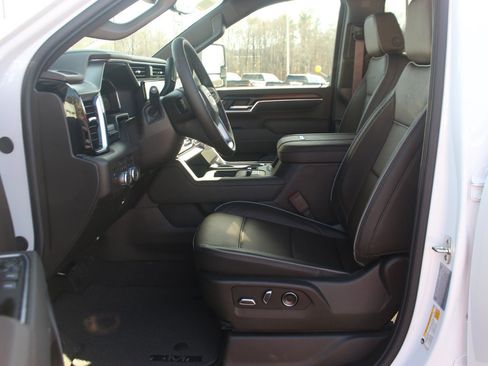 New 2026 GMC Sierra 2500 Denali w/ Denali Reserve Package image 14