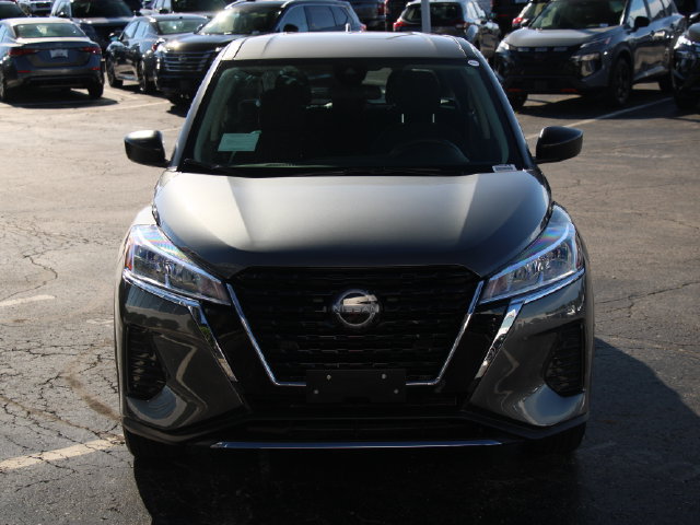 Used 2025 Nissan Kicks Play S FWD image 7