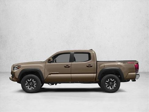 Used 2017 Toyota Tacoma TRD Off-Road w/ Premium & Technology Package image 4