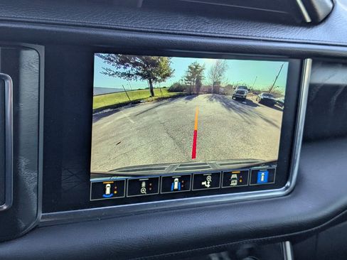 Used 2022 GMC Yukon Denali image 11