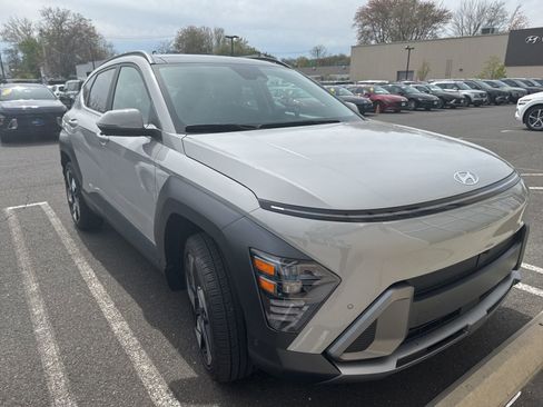 Used 2024 Hyundai Kona Limited AWD/4WD image 3